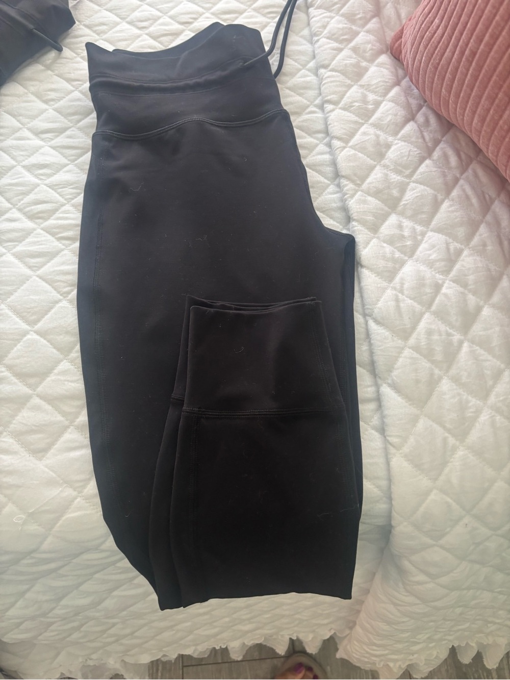 Vuori High-Rise Black Leggings with Side Pocket